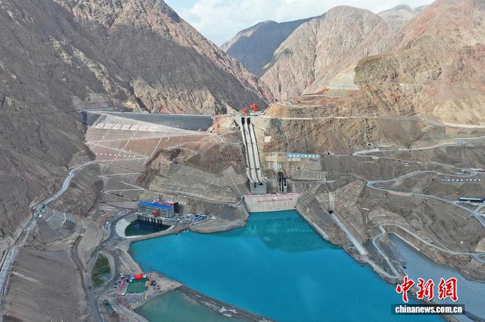砥砺奋进七十载 天山南北谱华章）新疆大石峡筑坝记：戈壁起“重